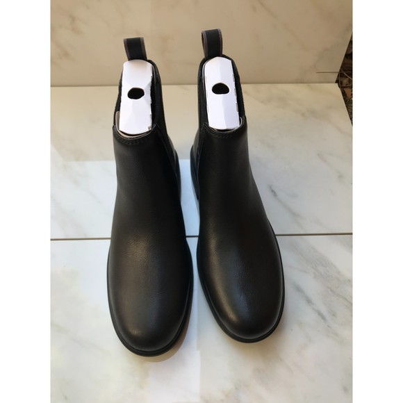 $150 UGG Women's Harrison Chelsea Fashion Boot, Black Leather, 10 - Picture 4 of 8
